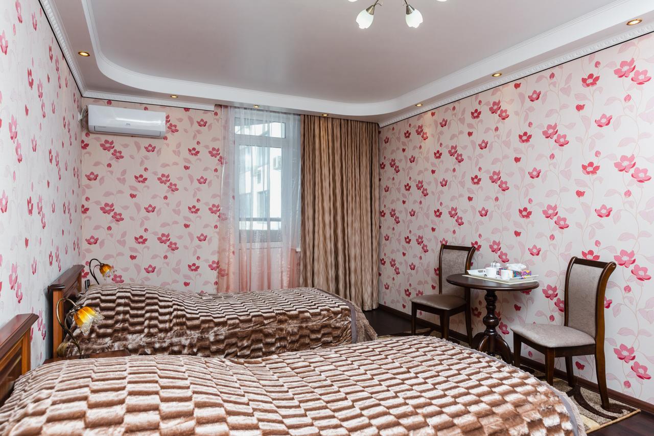 Nadobu Hotel Roshe Київ Екстер'єр фото